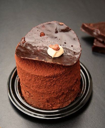 CHOCOLAT...